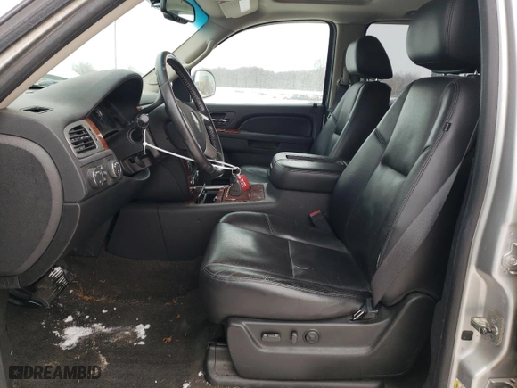 2010 Chevrolet Avalanche LTZ with VIN 3GNVKGE09AG119123, listed as a Copart auction lot 41587995 with 121,882 mi miles and Salvage Title. Bid and sale history available at carsss.com. Image 7.