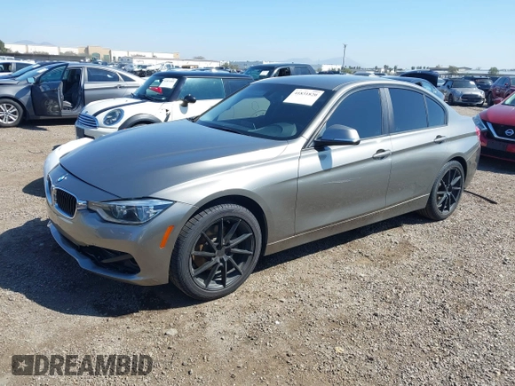 2018 BMW 3 Series 320i z VIN WBA8E1G52JNU89675, wystawiony jako IAAI lot #41831820 z przebiegiem 110 156 mil mil oraz . Historia ofert i sprzedaży dostępna na DreamBid. Obrazek 18.
