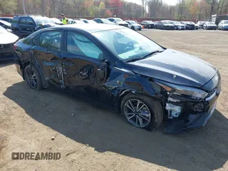 2022 Kia Forte LXS z VIN 3KPF24AD6NE474949, wystawiony jako IAAI lot #42091578 z przebiegiem 26 064 mil mil oraz . Historia ofert i sprzedaży dostępna na DreamBid. Obrazek 1.