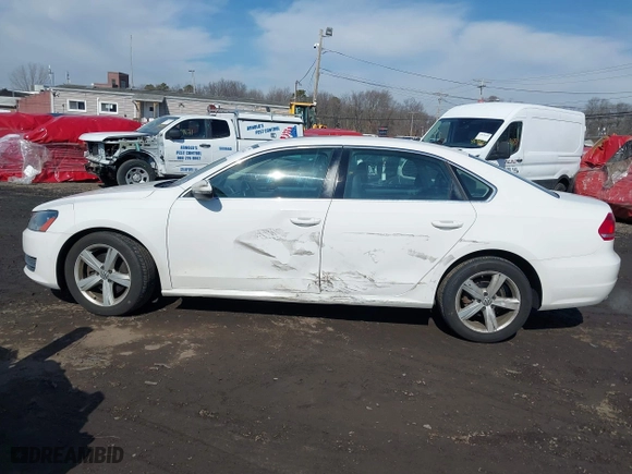 2012 Volkswagen Passat SE with VIN 1VWBP7A38CC020227, listed as a IAAI auction lot 41644536 with 227,205 mi miles. Bid and sale history available at carsss.com. Image 14.