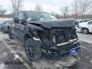 2018 Nissan Titan XD SV with VIN 1N6BA1F48JN520132, listed as a IAAI auction lot 41406003 with 121,299 mi miles. Bid and sale history available at carsss.com. Image 1.