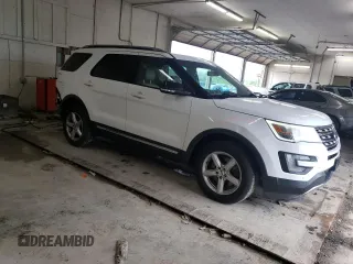 2017 Ford Explorer XLT with VIN 1FM5K8D81HGB68095, listed as a Copart auction lot 53816325 with 118,617 mi miles and Salvage Title. Bid and sale history available at DreamBid. Image 4.