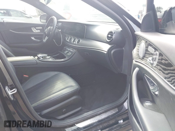 2020 Mercedes-Benz E 350 с VIN W1KZF8DB7LA832522, выставлен на аукционе IAAI как лот 41912241 с пробегом 31 203 миль миль и . История ставок и продаж доступна на DreamBid. Изображение 5.