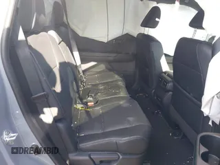 2025 Honda Passport EX-L z VIN 5FNYF8H53SB001311, wystawiony jako IAAI lot #41331984 z przebiegiem 4 272 mil mil oraz . Historia ofert i sprzedaży dostępna na DreamBid. Obrazek 8.