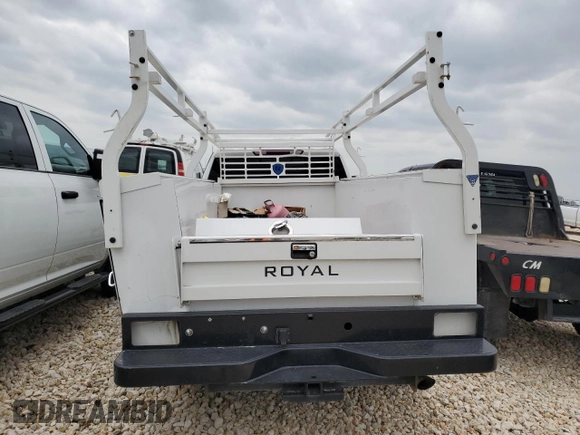 2022 Chevrolet Silverado 1500 with VIN 1GB2WLE78NF328371, listed as a Copart auction lot 53753955 with 70,645 mi miles and Salvage Title. Bid and sale history available at DreamBid. Image 6.