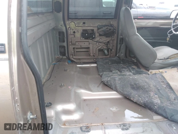 1996 GMC Sierra 1500 with VIN 1GTHC33J4TF010466, listed as a Copart auction lot 48392195 with 143,267 mi miles and Salvage Title. Bid and sale history available at DreamBid. Image 10.