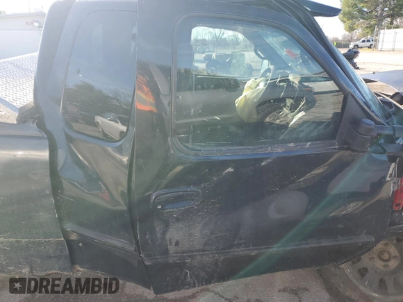 2001 Ford F-150 XL with VIN 1FTRX18L41NA31599, listed as a Copart auction lot 85222864 with 0 mi miles and Salvage Title. Bid and sale history available at carsss.com. Image 10.