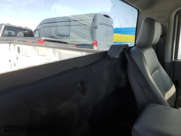 2022 Ford F-150 XL z VIN 1FTMF1CB3NKD00582, wystawiony jako Copart lot #53456805 z przebiegiem Nie podano mil oraz Nie do naprawy • Non repairable. Historia ofert i sprzedaży dostępna na DreamBid. Obrazek 10.