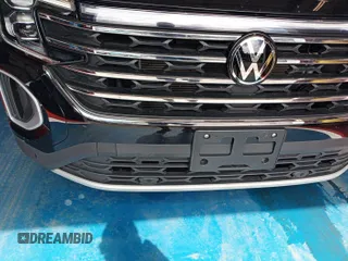 2024 Volkswagen Atlas SE with VIN 1V2HR2CA7RC565025, listed as a IAAI auction lot 42845044 with 25,080 mi miles and . Bid and sale history available at DreamBid. Image 10.