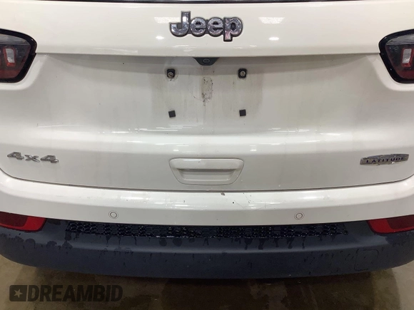 2019 Jeep Compass Latitude z VIN 3C4NJDBB1KT639096, wystawiony jako IAAI lot #42597978 z przebiegiem 110 803 mil mil oraz . Historia ofert i sprzedaży dostępna na DreamBid. Obrazek 17.