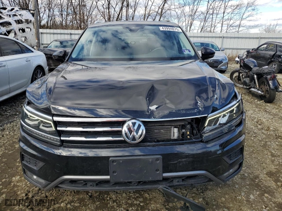 2018 Volkswagen Tiguan SEL Premium with VIN 3VV4B7AX8JM004295, listed as a Copart auction lot 43994875 with 53,569 mi miles and Salvage Title. Bid and sale history available at carsss.com. Image 5.