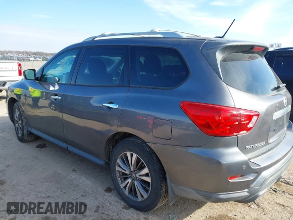 2017 Nissan Pathfinder SV z VIN 5N1DR2MN1HC621133, wystawiony jako IAAI lot #41311239 z przebiegiem 107 851 mil mil oraz . Historia ofert i sprzedaży dostępna na DreamBid. Obrazek 3.