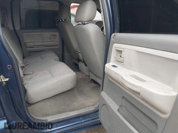 2007 Dodge Dakota SLT with VIN 1D7HE48K07S137252, listed as a IAAI auction lot 41385640 with 223,920 mi miles and . Bid and sale history available at carsss.com. Image 8.