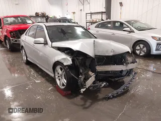 2013 Mercedes-Benz C 300 Sport z VIN WDDGF8AB4DR280489, wystawiony jako IAAI lot #41828082 z przebiegiem 152 344 mil mil oraz . Historia ofert i sprzedaży dostępna na DreamBid. Obrazek 6.
