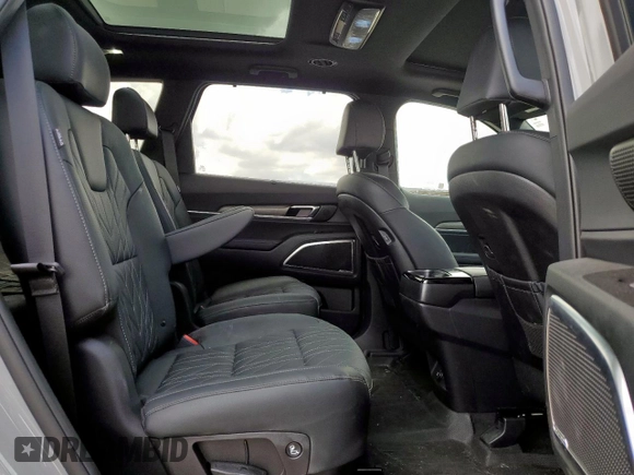 2024 Kia Telluride SX X-Line with VIN 5XYP5DGC0RG559059, listed as a Copart auction lot 64821515 with 15,839 mi miles and Salvage title. Bid and sale history available at DreamBid. Image 11.