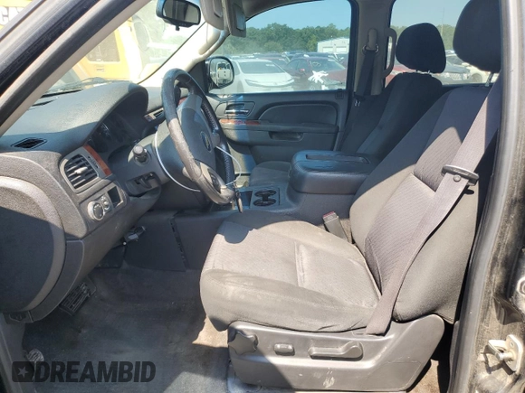 2011 Chevrolet Suburban LS z VIN 1GNSCHE0XBR383295, wystawiony jako Copart lot #60819305 z przebiegiem 133 643 mil mil oraz Szkoda całkowita • Salvage title. Historia ofert i sprzedaży dostępna na DreamBid. Obrazek 7.