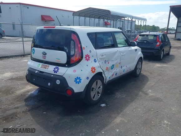 2016 Kia Soul with VIN KNDJN2A21G7403486, listed as a IAAI auction lot 41913168 with 119,247 mi miles. Bid and sale history available at carsss.com. Image 4.
