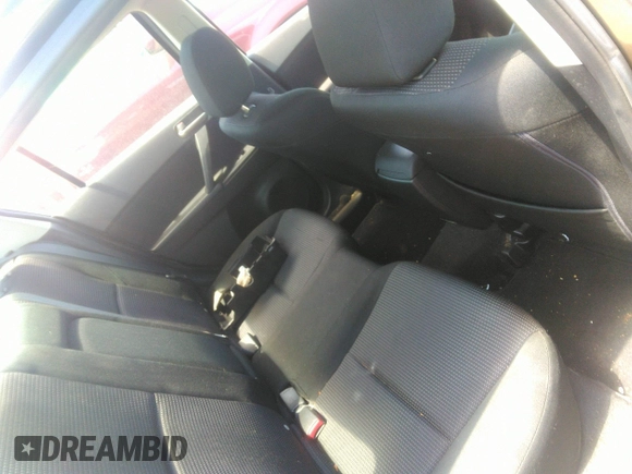 2013 Mazda 3 i Touring z VIN JM1BL1V80D1715722, wystawiony jako IAAI lot #42508346 z przebiegiem 107 754 mil mil oraz . Historia ofert i sprzedaży dostępna na DreamBid. Obrazek 8.