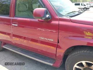 2004 Cadillac Escalade с VIN 1GYEK63N64R174662, выставлен на аукционе IAAI как лот 42442912 с пробегом 184 450 миль миль и . История ставок и продаж доступна на DreamBid. Изображение 6.