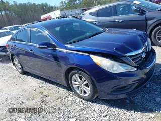 2014 Hyundai Sonata GLS with VIN 5NPEB4AC9EH823827, listed as a IAAI auction lot 41739716 with 118,082 mi miles and . Bid and sale history available at carsss.com. Image 1.