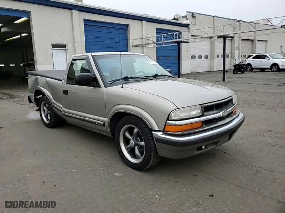 2000 Chevrolet S-10 LS with VIN 1GCCS14W6YK297867, listed as a Copart auction lot 88991925 with 189,214 mi miles and Salvage Title. Bid and sale history available at carsss.com. Image 11.