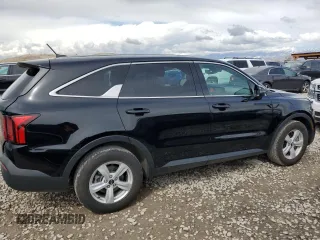 2021 Kia Sorento LX z VIN 5XYRG4LC7MG006894, wystawiony jako Copart lot #51697305 z przebiegiem 99 284 mil mil oraz Szkoda całkowita • Salvage title. Historia ofert i sprzedaży dostępna na DreamBid. Obrazek 3.