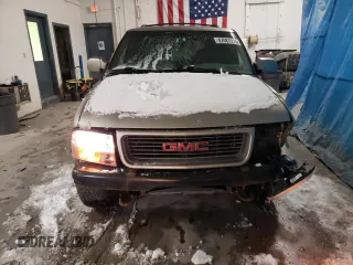 2000 GMC Jimmy SLE Convenience with VIN 1GKDT13W1Y2332452, listed as a Copart auction lot 42083315 with 178,934 mi miles and Salvage Title. Bid and sale history available at carsss.com. Image 5.