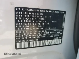 2018 Volkswagen Tiguan SEL z VIN 3VV2B7AX7JM126444, wystawiony jako Copart lot #61574485 z przebiegiem 86 720 mil mil oraz Szkoda całkowita • Salvage title. Historia ofert i sprzedaży dostępna na DreamBid. Obrazek 13.