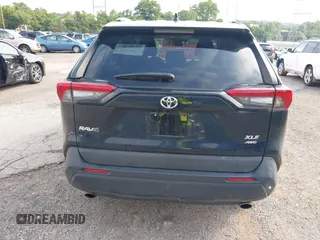 2021 Toyota RAV4 XLE with VIN 2T3P1RFV5MW228015, listed as a IAAI auction lot 42613804 with 28,028 mi miles and . Bid and sale history available at DreamBid. Image 16.