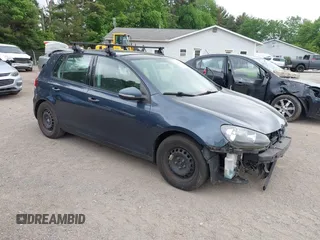 2013 Volkswagen Golf z VIN WVWDA7AJ6DW119673, wystawiony jako IAAI lot #42298935 z przebiegiem 165 674 mil mil oraz . Historia ofert i sprzedaży dostępna na DreamBid. Obrazek 1.
