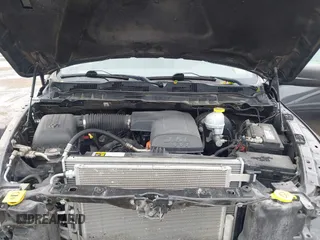 2018 Ram 1500 Tradesman z VIN 1C6RR6FG1JS341411, wystawiony jako IAAI lot #42477747 z przebiegiem 109 238 mil mil oraz . Historia ofert i sprzedaży dostępna na DreamBid. Obrazek 10.