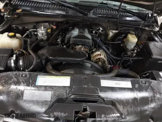 2000 Chevrolet Silverado 1500 with VIN 1GCEC14V9YE408018, listed as a IAAI auction lot 41339820 with 261,720 mi miles. Bid and sale history available at carsss.com. Image 10.