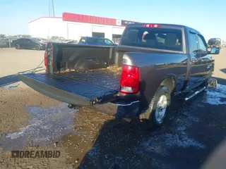 2016 Ram 1500 Tradesman z VIN 1C6RR7FM0GS124372, wystawiony jako IAAI lot #41235473 z przebiegiem 155 207 mil mil oraz . Historia ofert i sprzedaży dostępna na DreamBid. Obrazek 4.