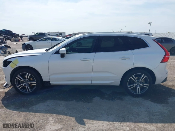2018 Volvo XC60 Momentum with VIN YV4102RK6J1084192, listed as a IAAI auction lot 41850777 with 64,500 mi miles. Bid and sale history available at carsss.com. Image 15.