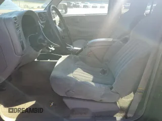 2000 Chevrolet Blazer LT z VIN 1GNDT13W8Y2119632, wystawiony jako Copart lot #47387175 z przebiegiem 140 356 mil mil oraz Szkoda całkowita • Salvage title. Historia ofert i sprzedaży dostępna na DreamBid. Obrazek 7.