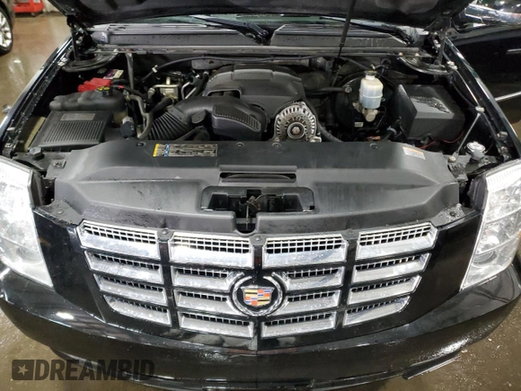 2011 Cadillac Escalade Premium z VIN 1GYS4CEF9BR223089, wystawiony jako Copart lot #45813665 z przebiegiem 115 313 mil mil oraz Szkody całkowita. Historia ofert i sprzedaży dostępna na DreamBid. Obrazek 12.