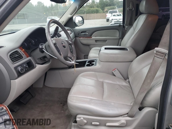 2014 GMC Yukon SLT with VIN 1GKS1CE0XER207048, listed as a Copart auction lot 42181135 with 117,875 mi miles and Clean Title. Bid and sale history available at carsss.com. Image 7.