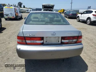 2000 Lexus ES 300 with VIN JT8BF28G3Y5084655, listed as a Copart auction lot 56600925 with 105,499 mi miles and Clean title. Bid and sale history available at DreamBid. Image 6.