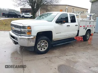 2015 Chevrolet Silverado 3500HD with VIN 1GB2KYEGXFZ529648, listed as a IAAI auction lot 41455344 with 317,558 mi miles and . Bid and sale history available at DreamBid. Image 18.