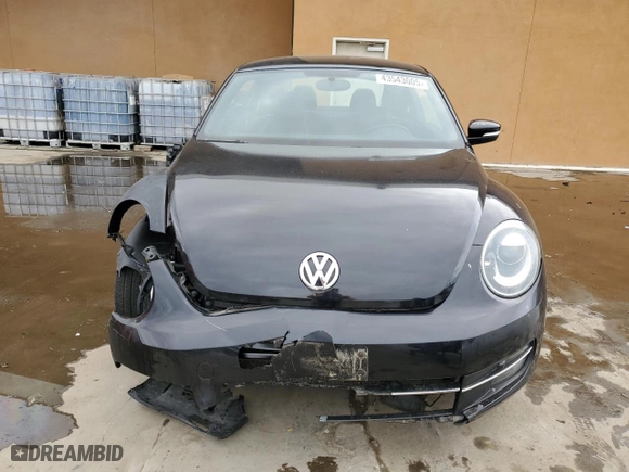 2012 Volkswagen Beetle 2.0T Turbo PZEV with VIN 3VWVA7AT0CM625968, listed as a Copart auction lot 43543005 with 0 mi miles and Salvage Title. Bid and sale history available at carsss.com. Image 5.