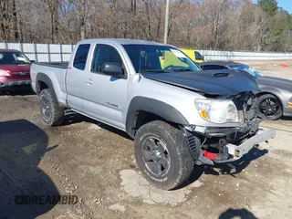 2006 Toyota Tacoma PreRunner z VIN 5TETU62N36Z210534, wystawiony jako IAAI lot #41805438 z przebiegiem 196 397 mil mil oraz . Historia ofert i sprzedaży dostępna na DreamBid. Obrazek 1.