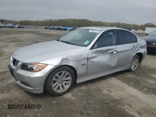 2007 BMW 3 Series 328xi z VIN WBAVC73507KP35800, wystawiony jako Copart lot #55246175 z przebiegiem 158 247 mil mil oraz Czysty tytuł • Clean title. Historia ofert i sprzedaży dostępna na DreamBid. Obrazek 1.