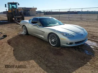 2005 Chevrolet Corvette with VIN 1G1YY24U355103131, listed as a IAAI auction lot 41401168 with 58,430 mi miles. Bid and sale history available at carsss.com. Image 1.