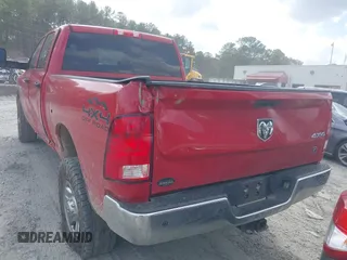2017 Ram 2500 Tradesman z VIN 3C6UR5CJ0HG693742, wystawiony jako IAAI lot #41802810 z przebiegiem 112 288 mil mil oraz . Historia ofert i sprzedaży dostępna na DreamBid. Obrazek 16.