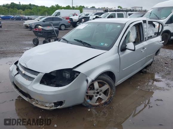 2008 Chevrolet Cobalt LT z VIN 1G1AL58FX87251329, wystawiony jako IAAI lot #42230739 z przebiegiem 166 435 mil mil oraz . Historia ofert i sprzedaży dostępna na DreamBid. Obrazek 2.