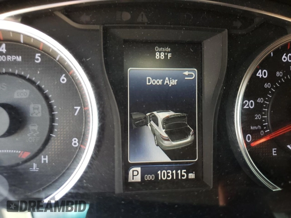 2015 Toyota Camry XLE with VIN 4T1BF1FK7FU110613, listed as a Copart auction lot 49833392 with 103,115 mi miles and Clean Title. Bid and sale history available at DreamBid. Image 8.