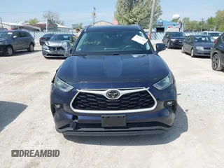 2021 Toyota Highlander XLE with VIN 5TDGZRBH4MS543611, listed as a IAAI auction lot 42117900 with 66,333 mi miles and . Bid and sale history available at DreamBid. Image 12.