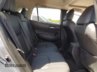 2022 Toyota Corolla Cross XLE z VIN 7MUDAABG8NV035698, wystawiony jako Copart lot #51825195 z przebiegiem 40 987 mil mil oraz Szkoda całkowita • Salvage title. Historia ofert i sprzedaży dostępna na DreamBid. Obrazek 11.