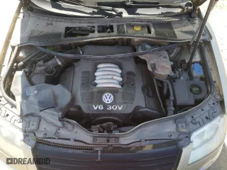 2003 Volkswagen Passat GLX with VIN WVWRH63B73P038515, listed as a Copart auction lot 41373555 with 145,012 mi miles and Salvage Title. Bid and sale history available at carsss.com. Image 11.