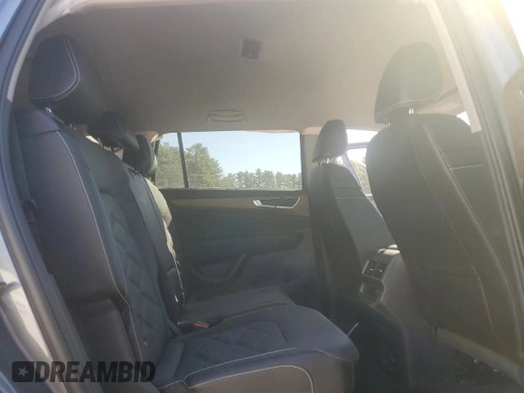 2024 Volkswagen Atlas SE with VIN 1V2HR2CA2RC536368, listed as a Copart auction lot 53490425 with 15,331 mi miles and Salvage title. Bid and sale history available at DreamBid. Image 11.